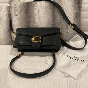 COACH Logo Closure 73995 Black Tabby Pebble Leather Crossbody